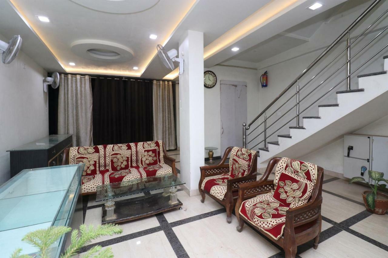 Oyo 30698 Hari Om Guest House Jādabpur Extérieur photo